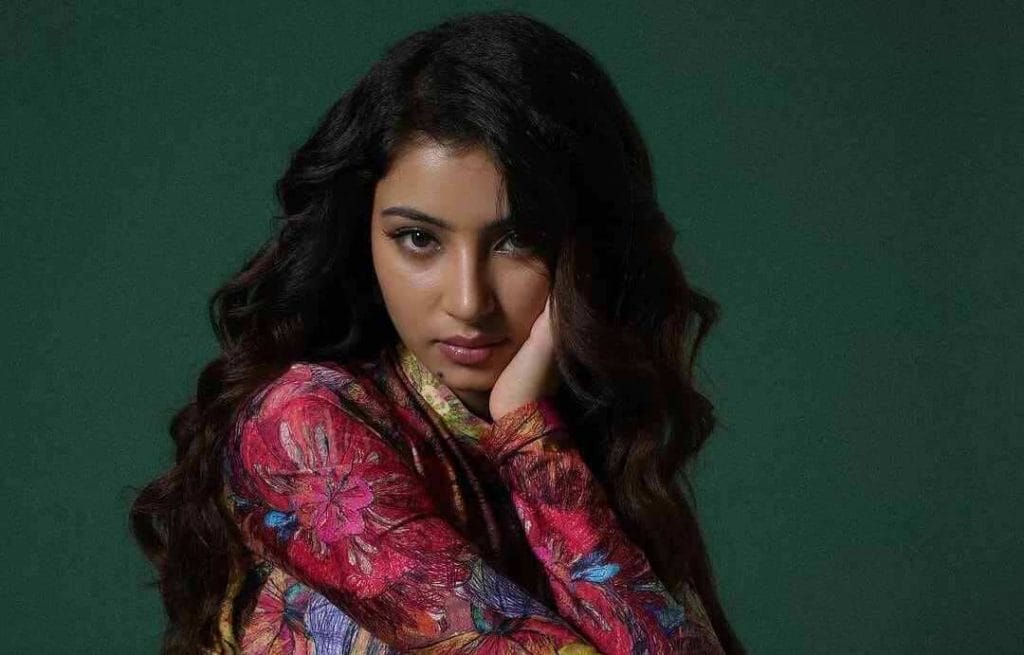 Sara-Arjun-Biography-Age-Height-Weight-Size-DOB-Family (1)