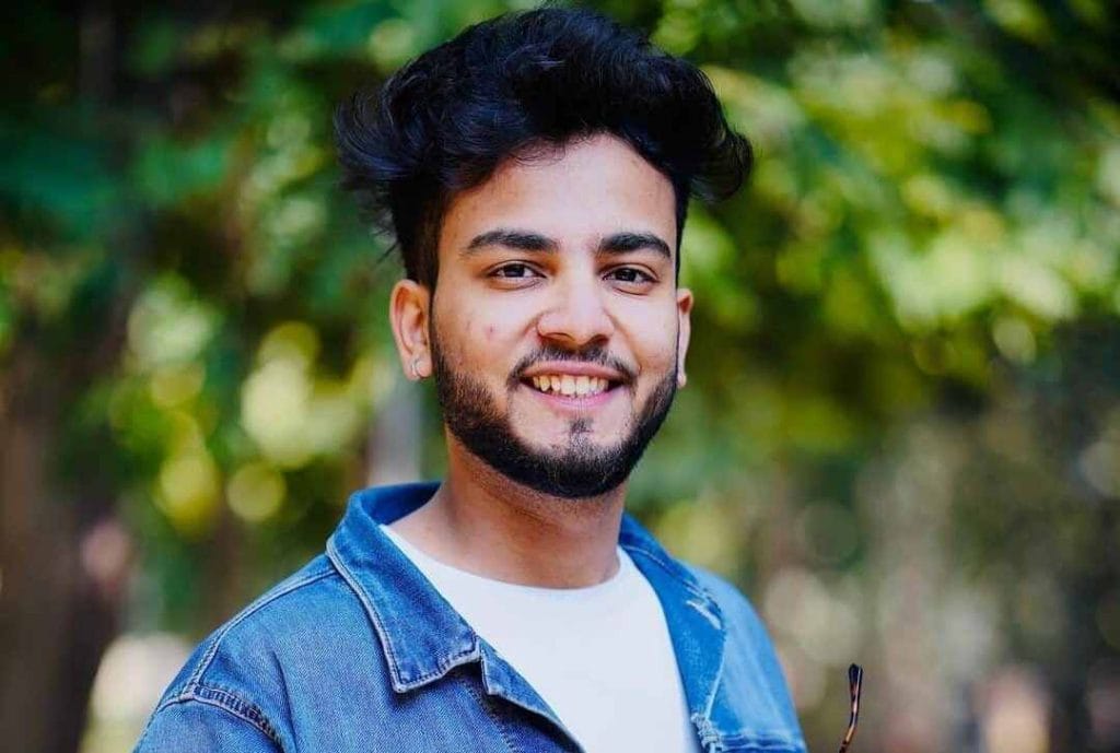 Elvish-Yadav-Bigg-Boss-OTT-2-age-Size-Height-Weight-DOB-Girlfriend-Family-Biography