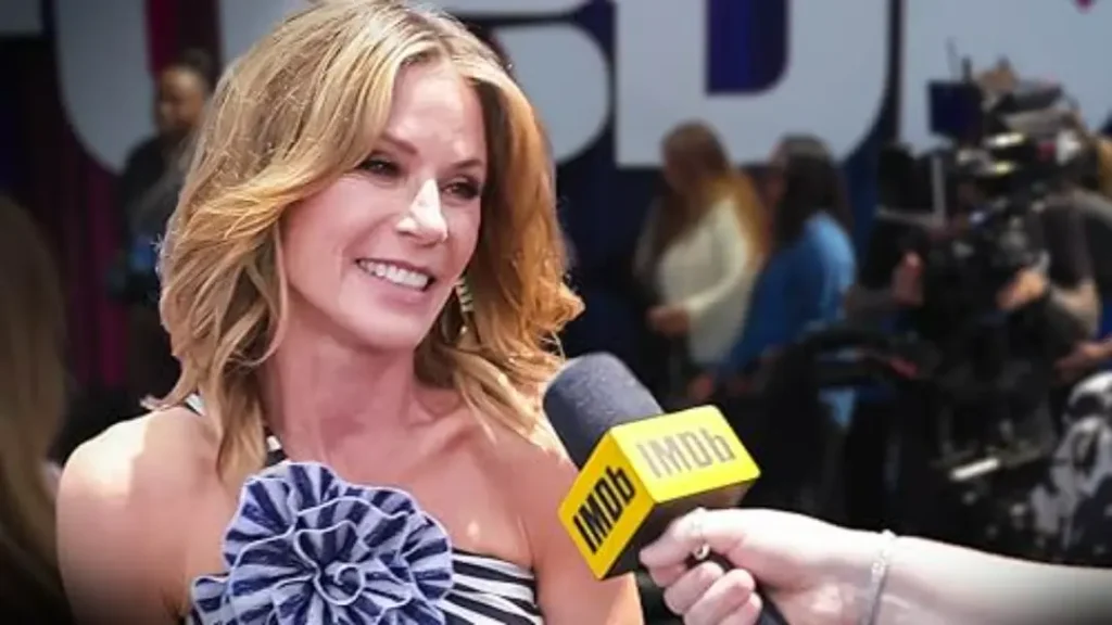 Julie Bowen Net Worth.
